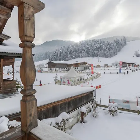 Dream In The Centre By The Lift