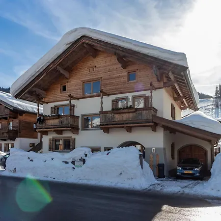 Chalet In Near Lift